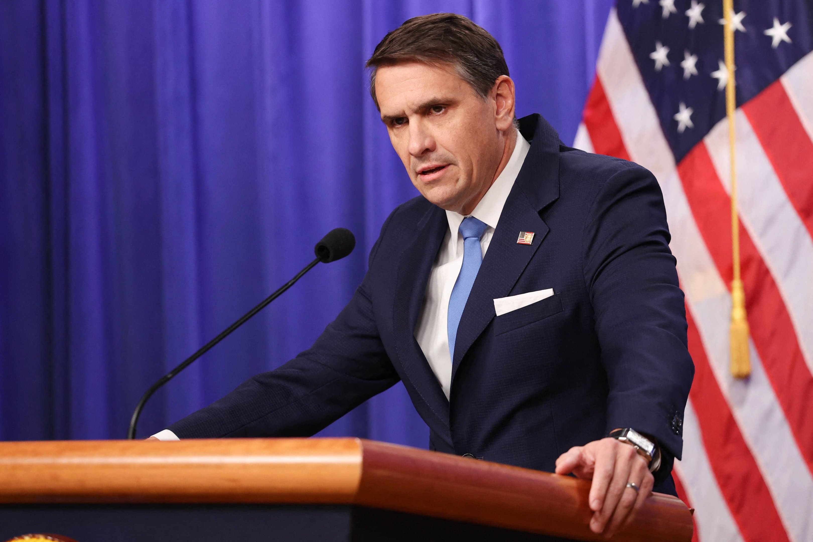 Quem é Todd Blanche, ex-advogado de Trump que assume o Departamento de Justiça dos EUA