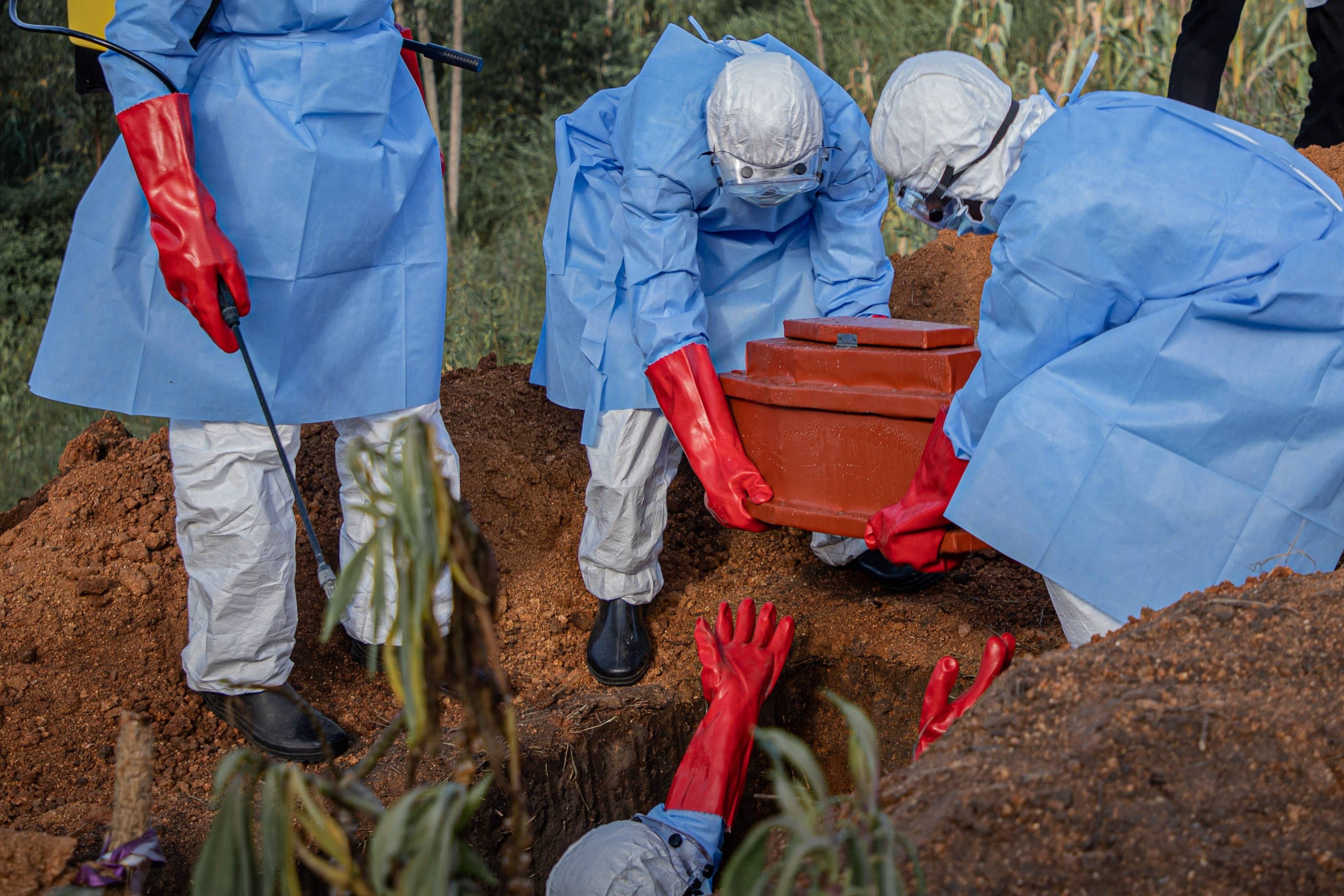 Ebola avança no Congo e número de mortos passa de 2 mil
