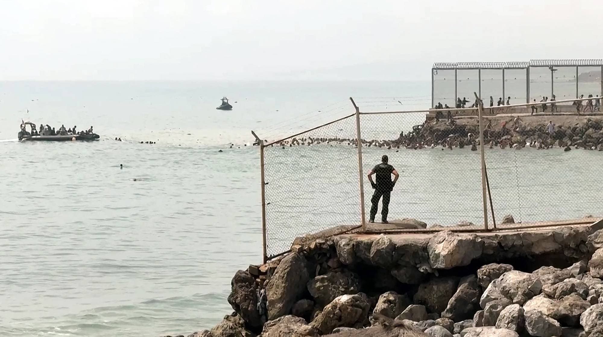 Marrocos impede entrada de 148 migrantes em tentativa de travessia para Ceuta