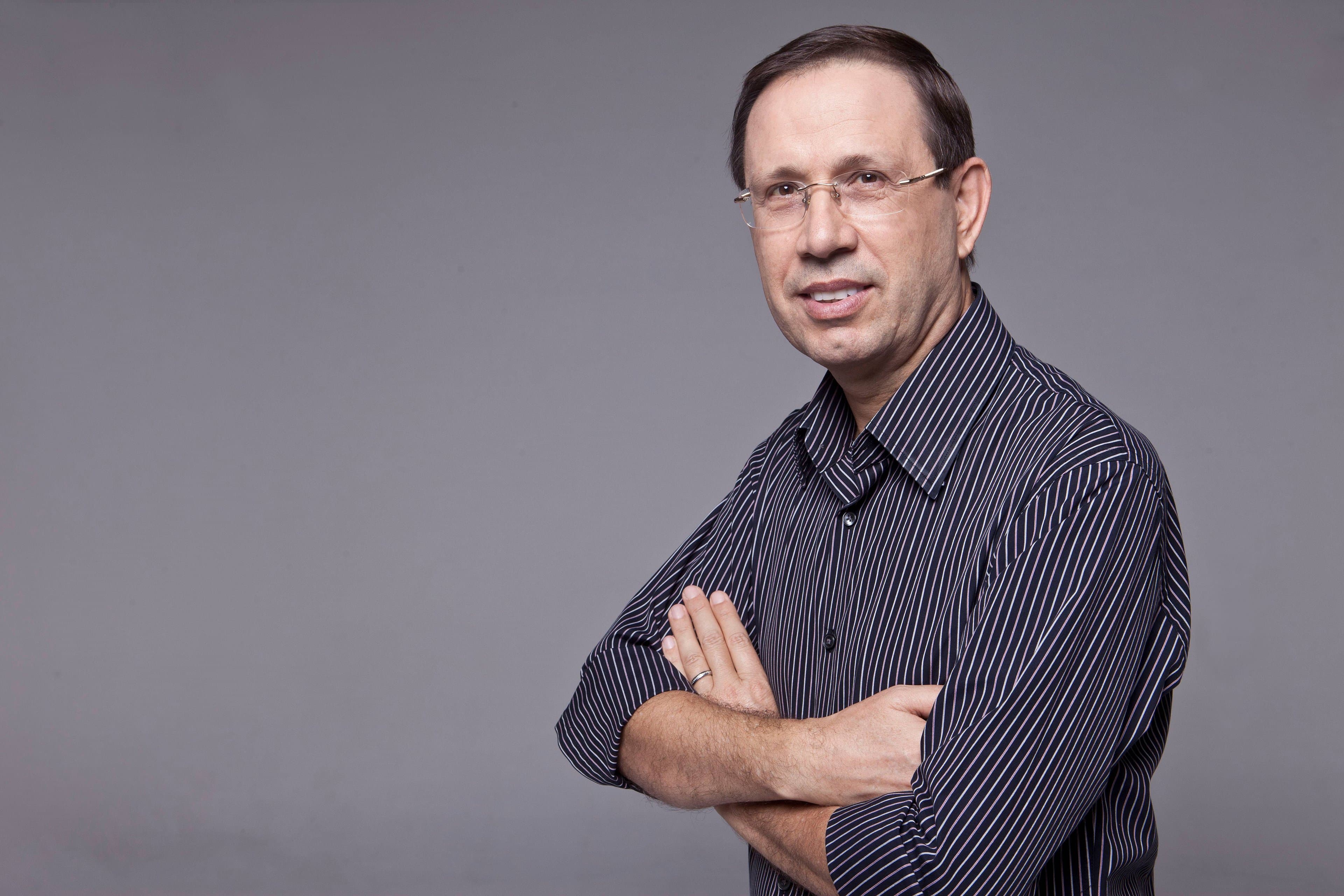 A nova aposta bilionária de Carlos Wizard: consórcios com franquias de R$ 30 mil