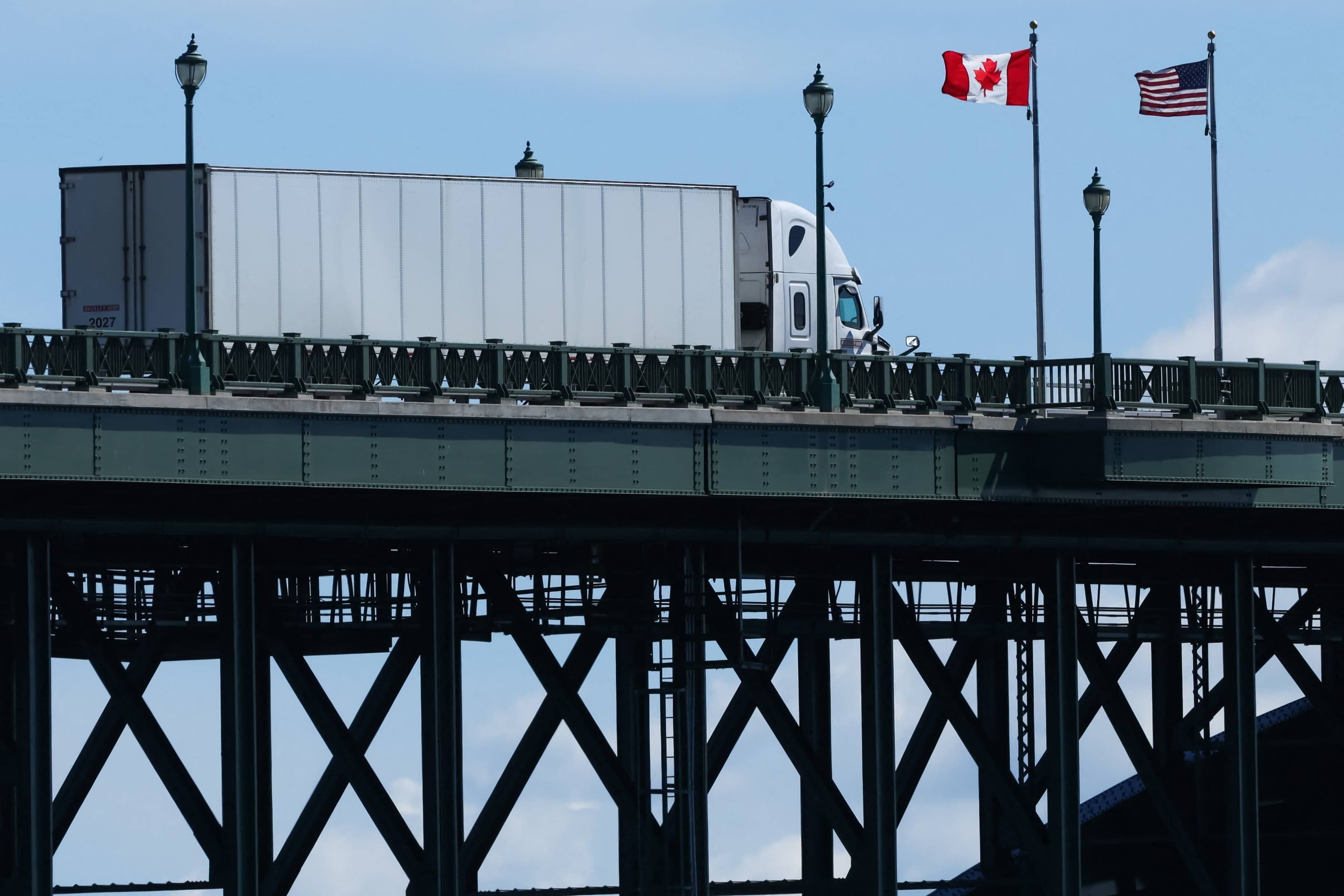 Trump suspende por três dias tarifa de 50% sobre produtos do Canadá