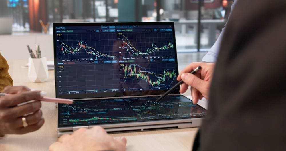 Emprego nos EUA, ata do BCE e leilão do Tesouro: o que move os mercados