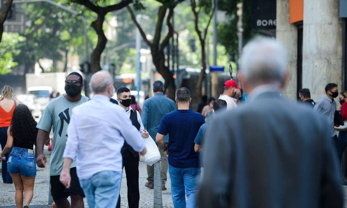 Para 81% dos brasileiros, é fundamental que candidato acredite em Deus, aponta pesquisa