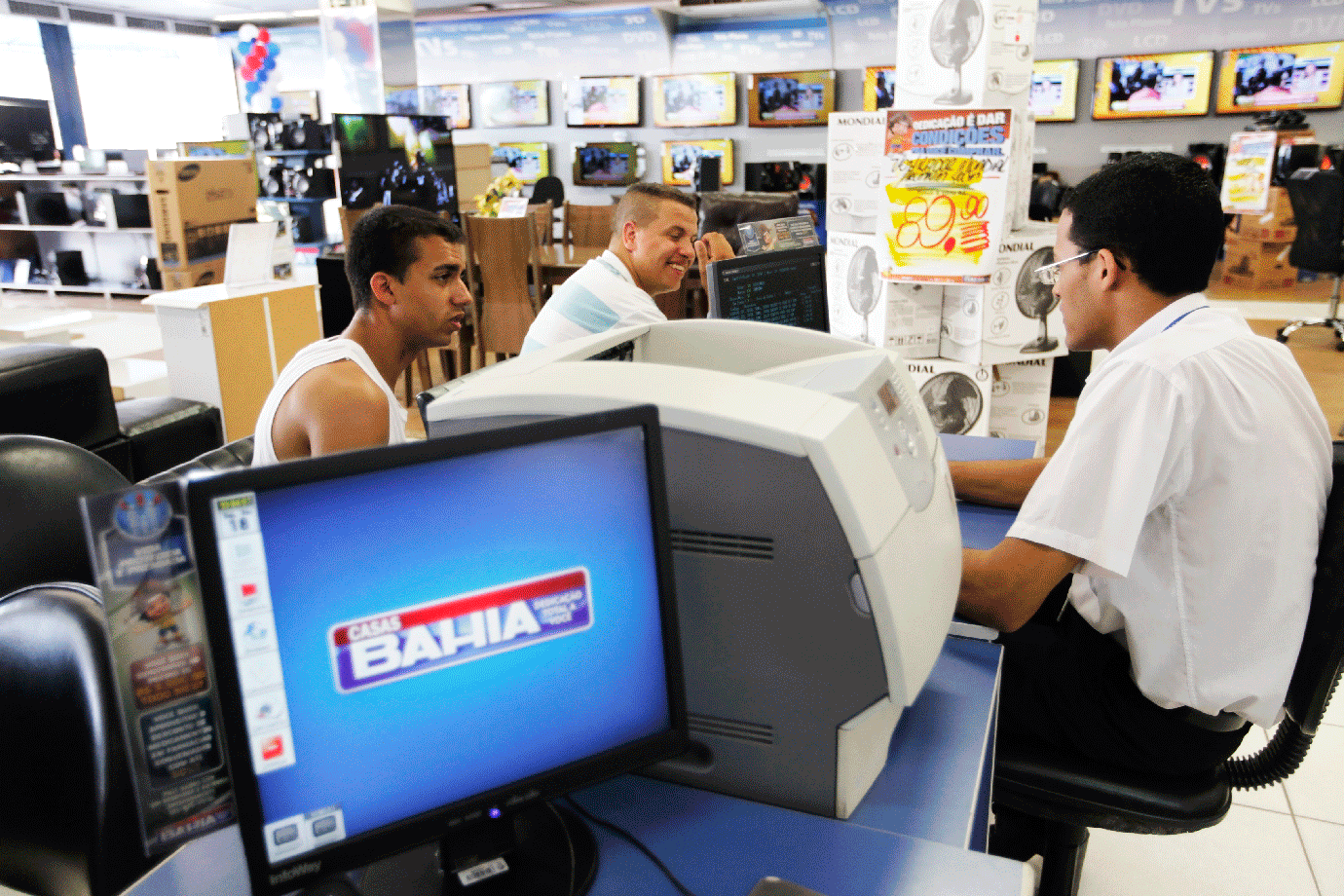 Leilão da Casas Bahia termina com descontos de até 67%