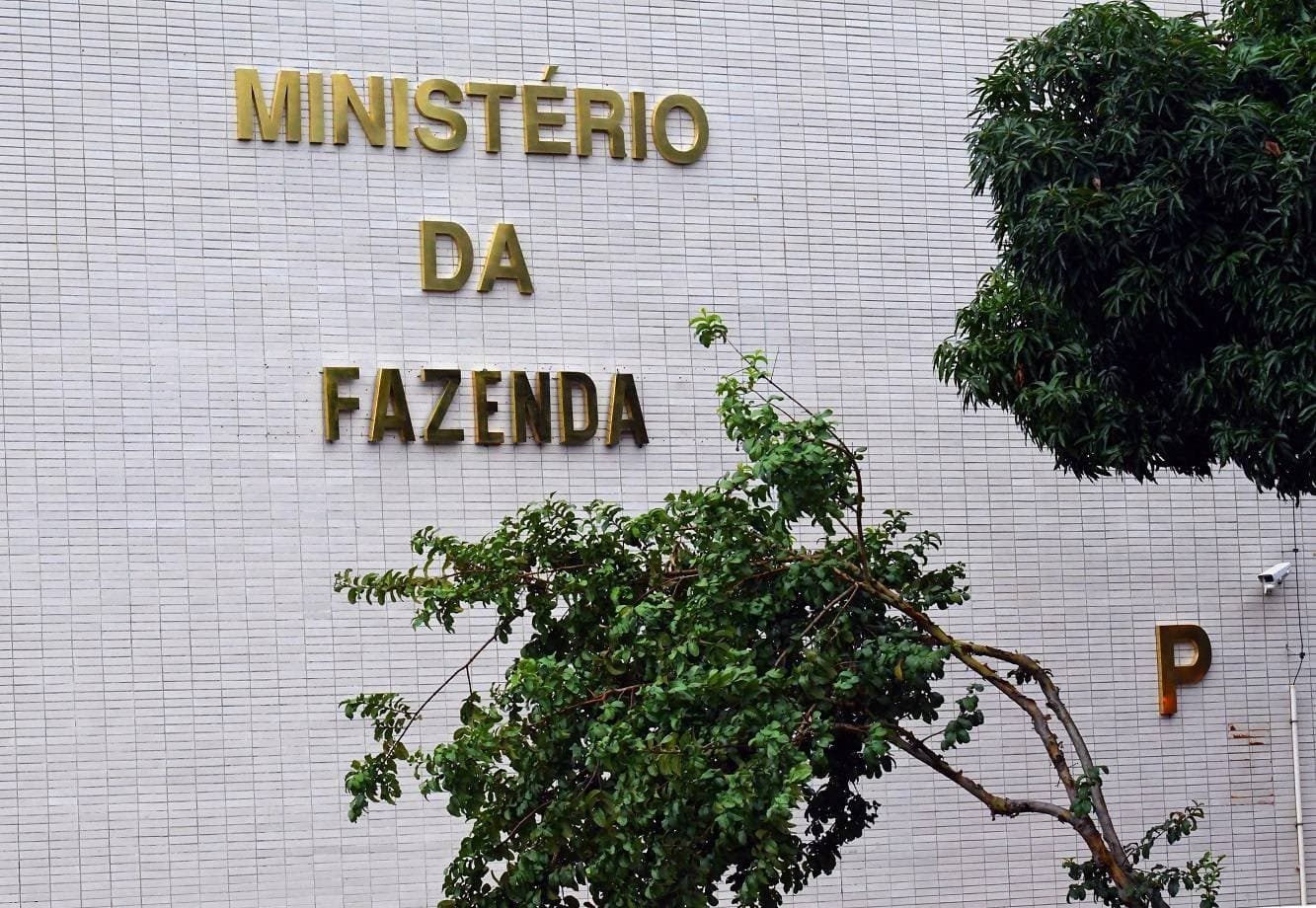 Tesouro enfrenta mercado mais cauteloso e aumenta exposição da dívida à Selic