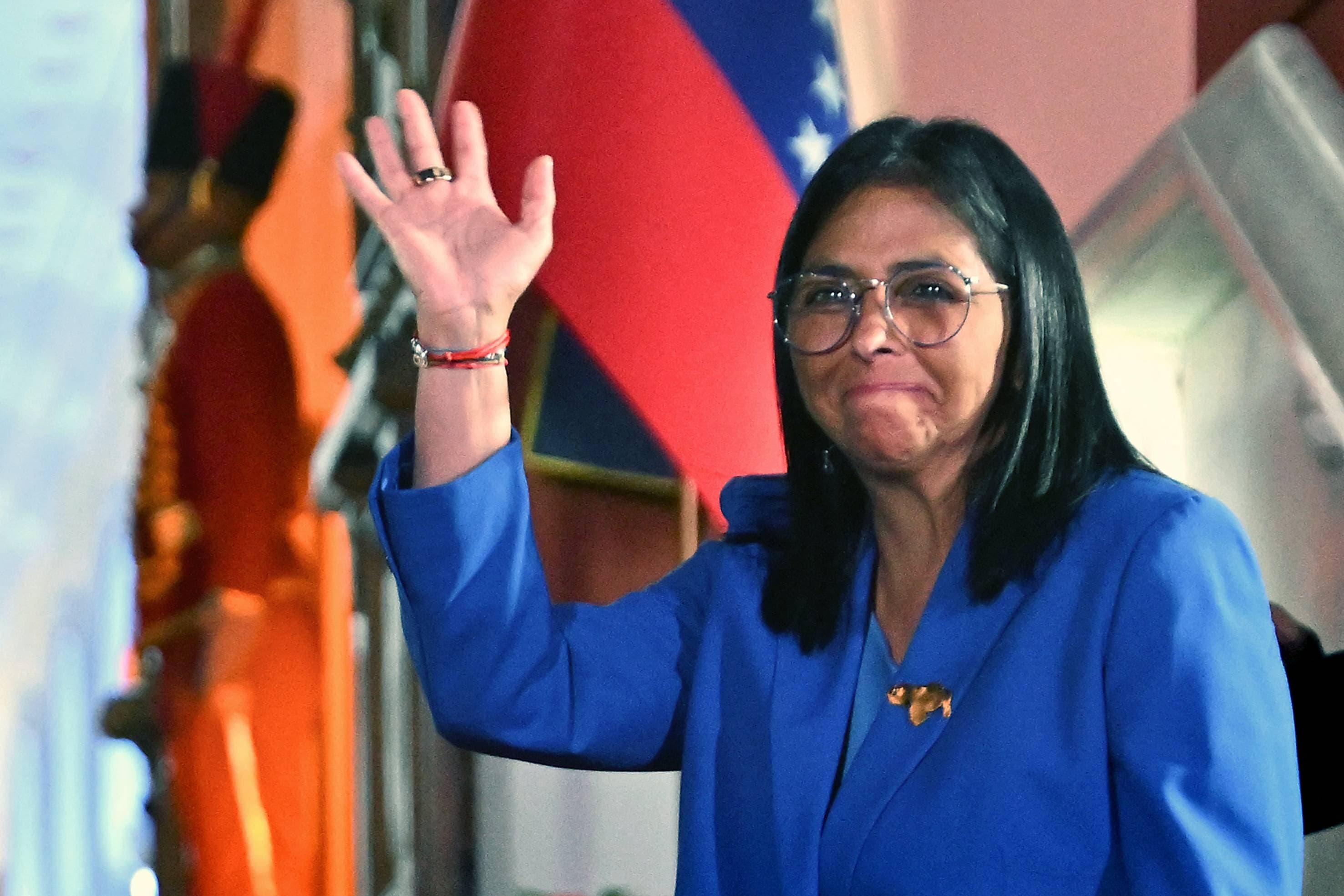 Presidente interina da Venezuela defende acordo petrolífero com EUA