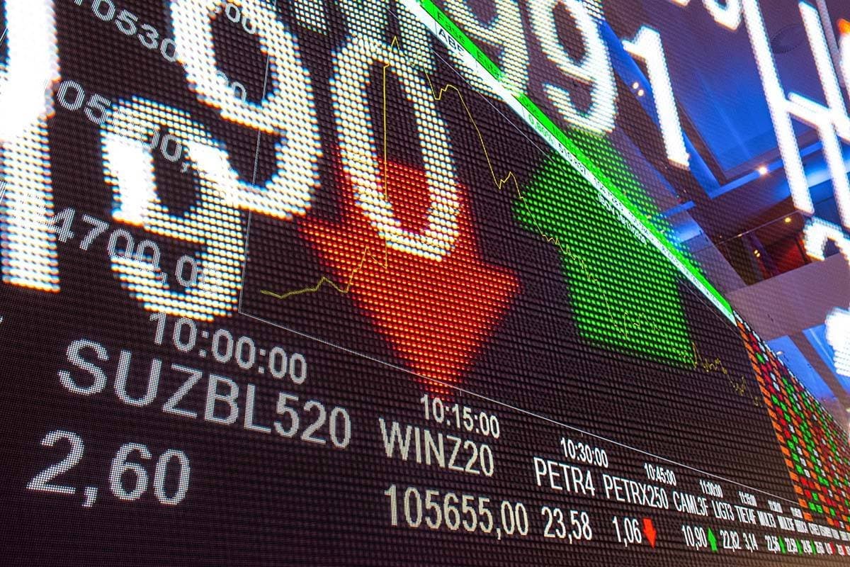 Ibovespa volta aos 177 mil pontos, mas encerra agosto com queda de 0,33%