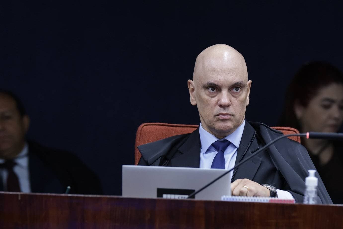 Oposição pede impeachment de Alexandre de Moraes após divulgação de mensagens com Vorcaro