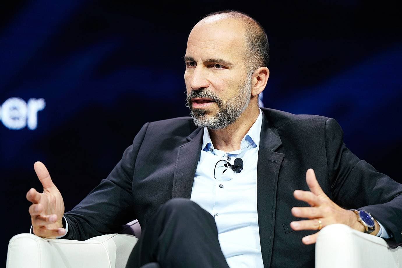 Uber demitirá 10% dos funcionários, cortará níveis de chefia e reduzirá trabalho remoto