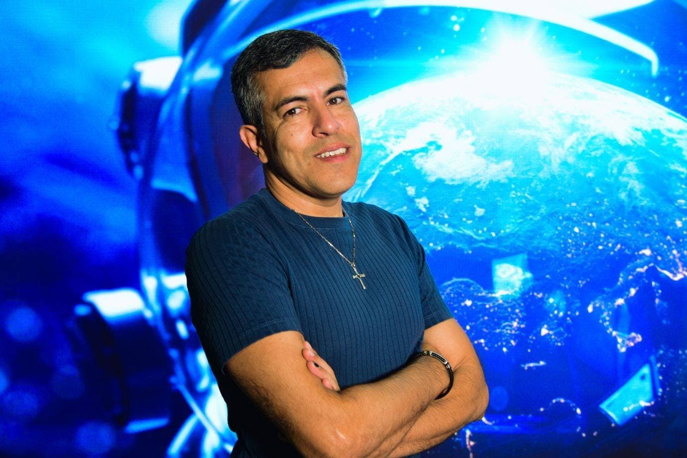 Ele vendeu geladinho, virou office boy e hoje comanda um negócio de R$ 150 milhões