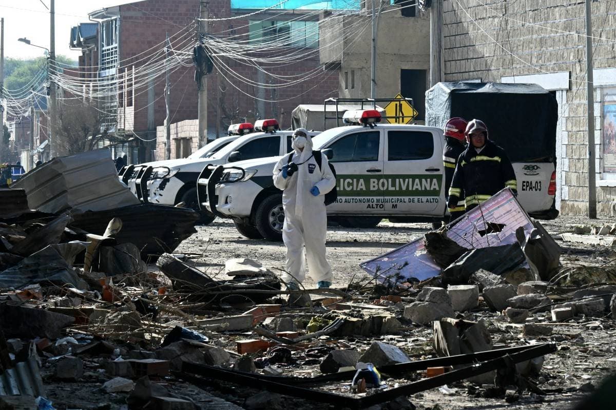 Explosões em base militar deixam mortos, 81 feridos e 14 desaparecidos na Bolívia
