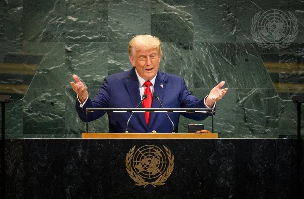 Trump proíbe acesso de CNN, MS NOW e Politico à Casa Branca por ‘fake news’ sobre governo
