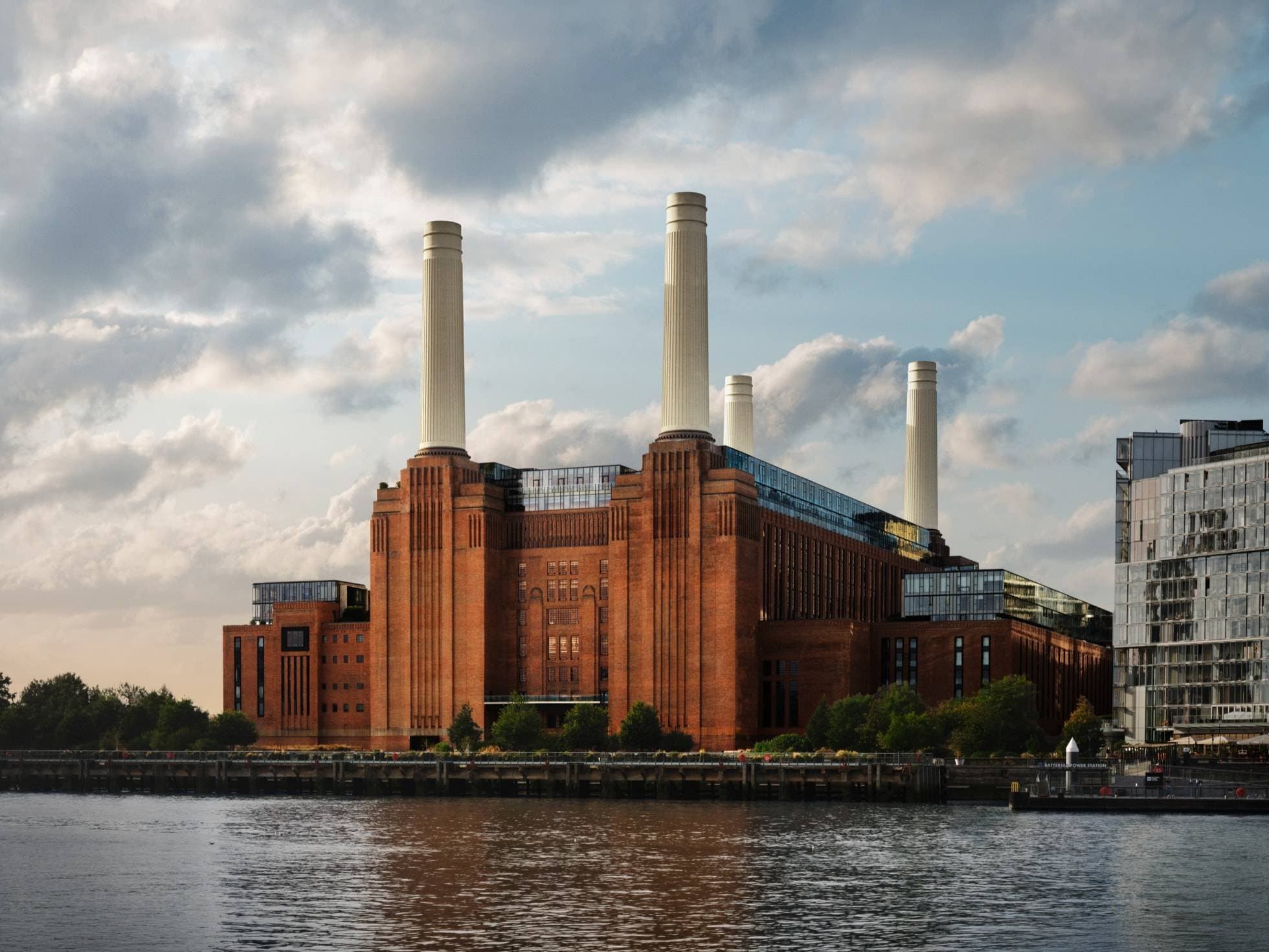 Apple inaugura casa de shows para 600 pessoas em antiga usina histórica de Londres