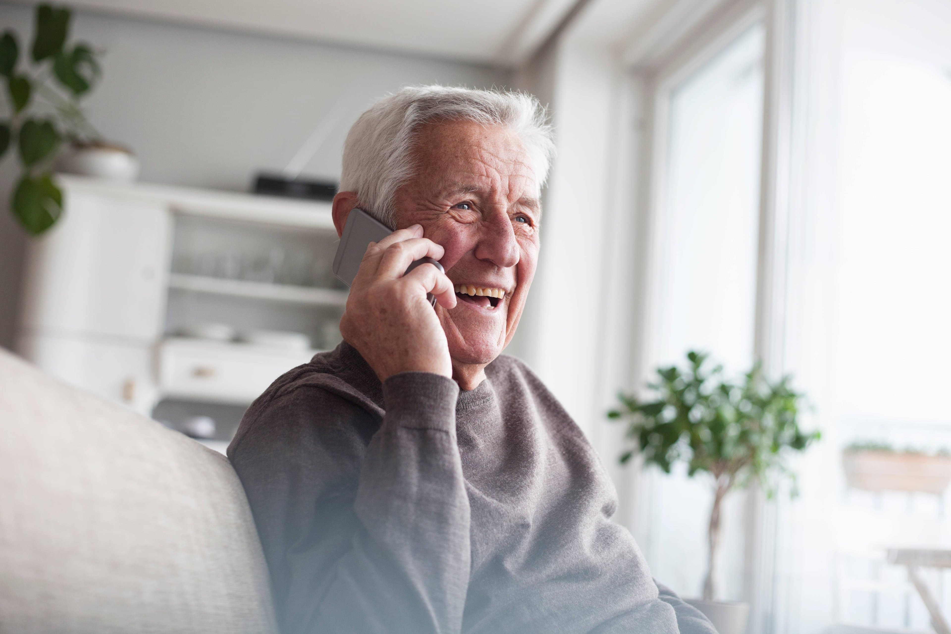 Celulares para idosos: veja 5 modelos indicados em 2026