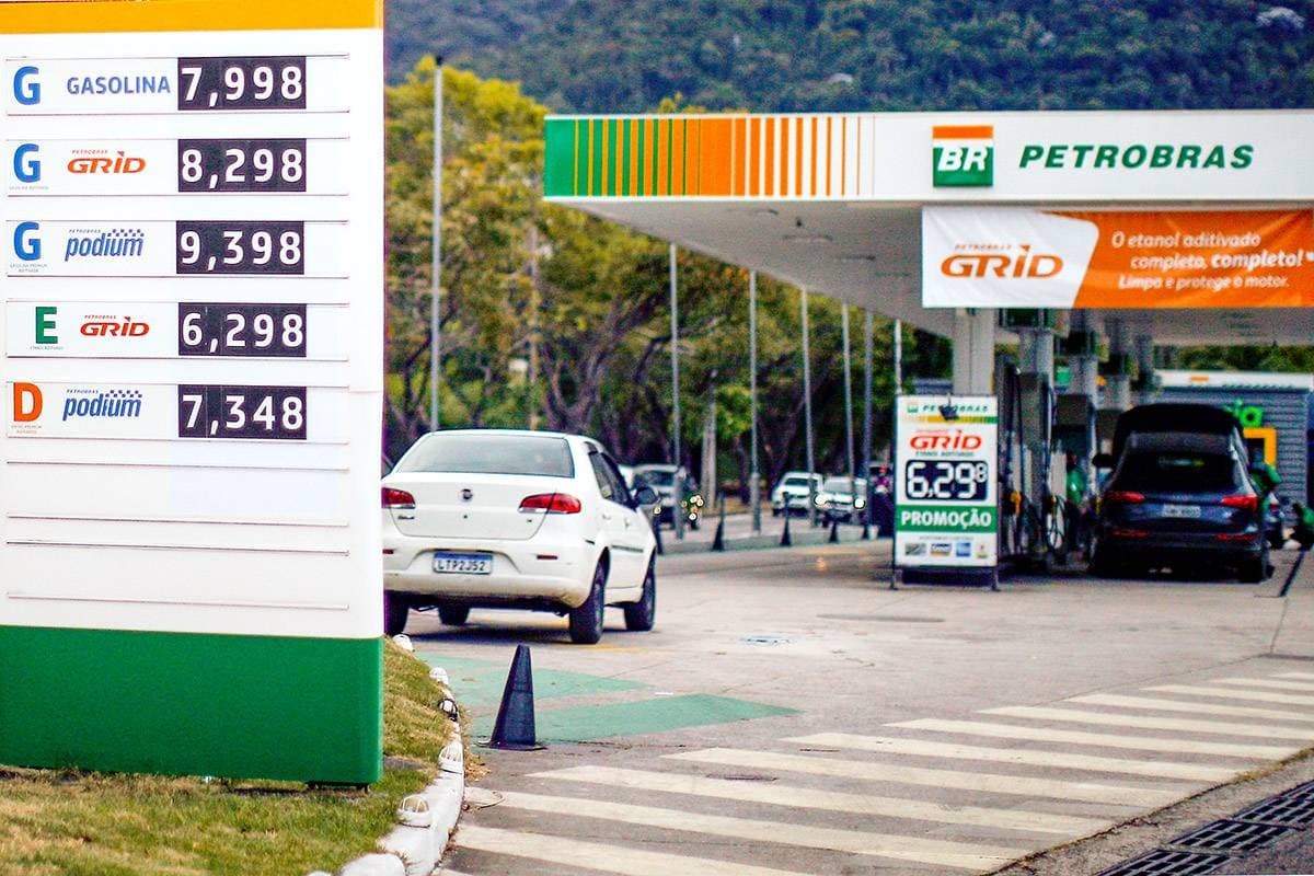 Governo mantém subsídio de R$ 2,12 ao diesel por mais 30 dias