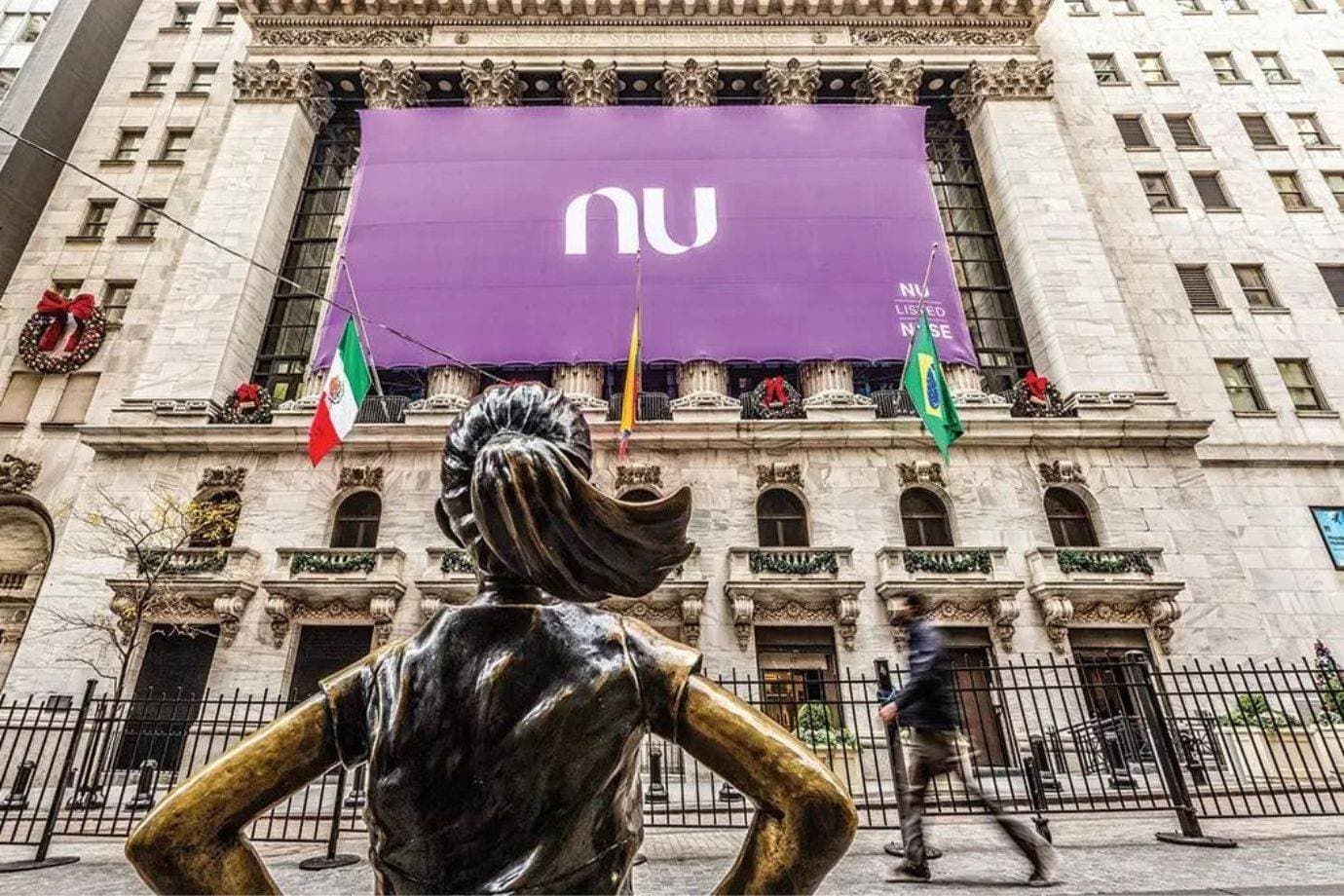 Por que a ação do Nubank desabou com a possível compra do banco britânico Monzo