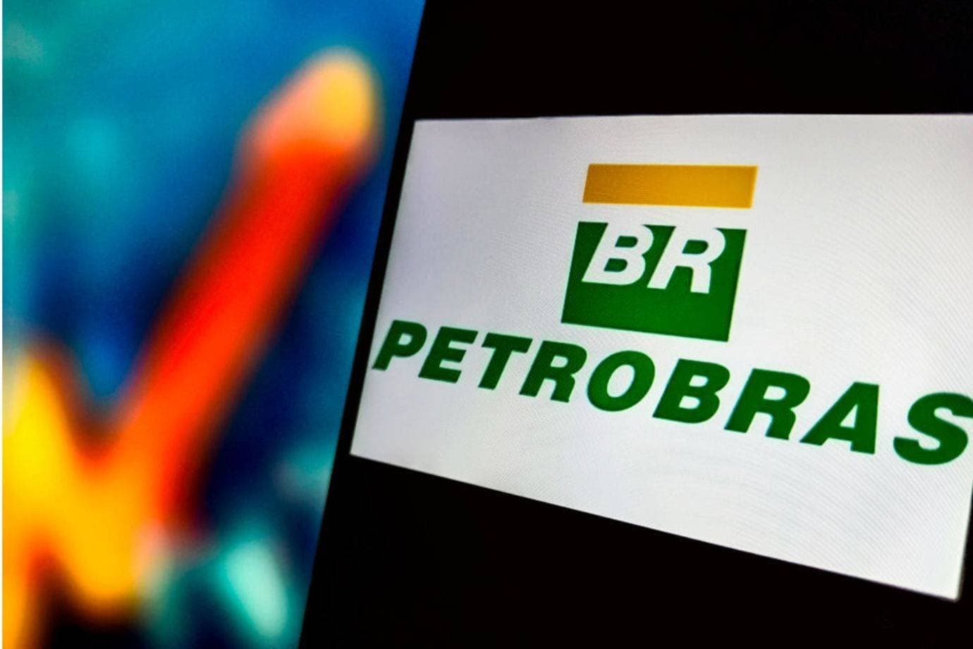 Petrobras pode cair na eleição, mas dividendo de 14% deve segurar a ação, diz BTG