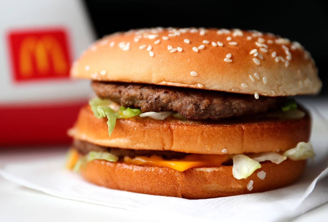 Como o McDonald’s usa IA para definir o preço do Big Mac