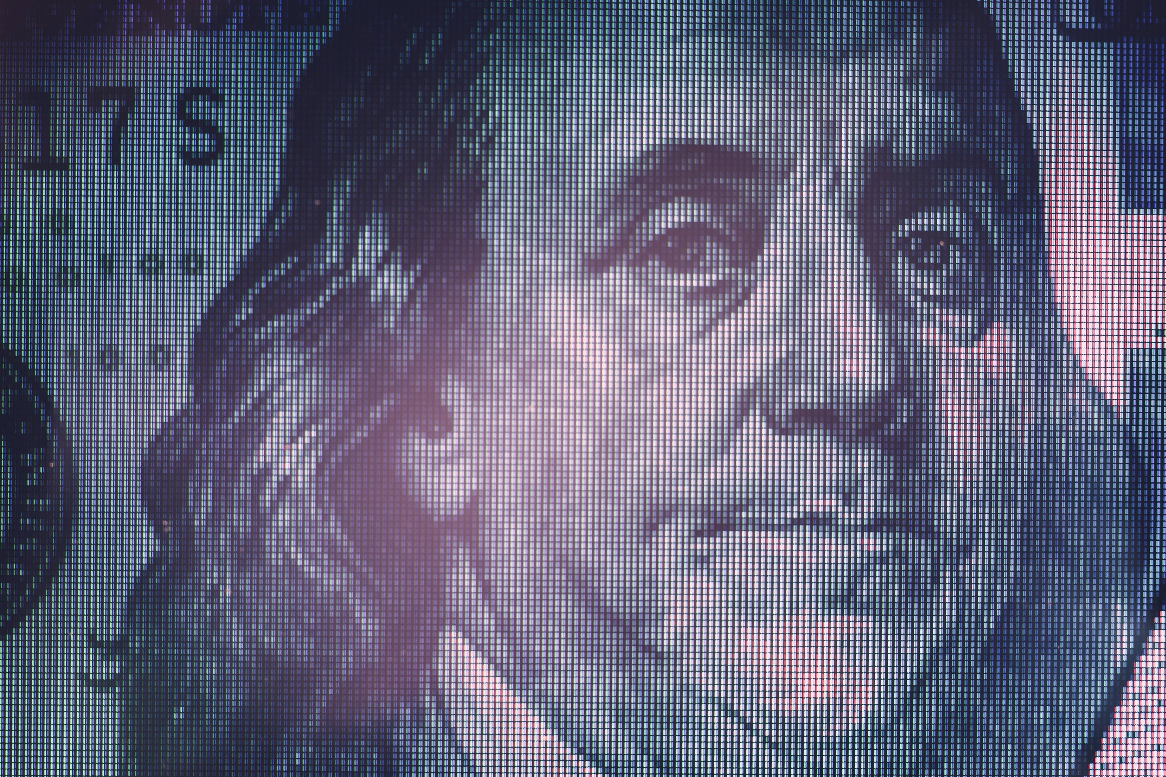 Dólar desaba 4,5% e fica abaixo de R$ 5 após resultado do 1º turno da eleição