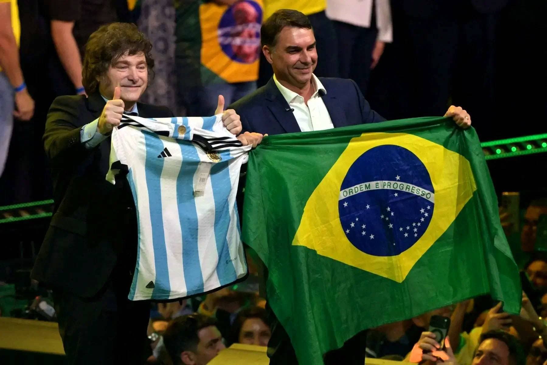 Milei e Netanyahu parabenizam Flávio; Trump destaca rapidez da apuração no Brasil