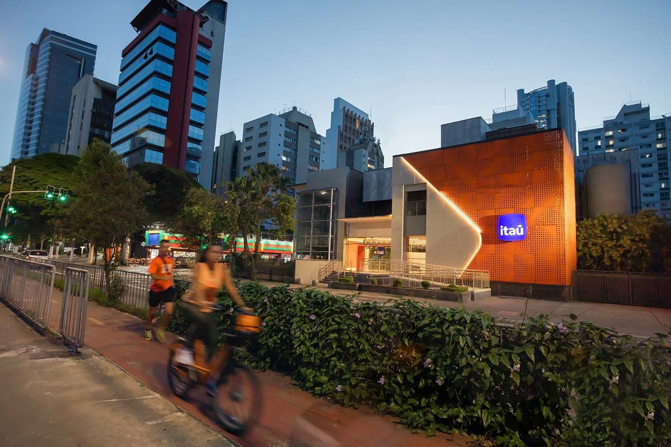 Itaú Unibanco coloca 21 imóveis comerciais em leilão a partir de R$ 95,6 mil
