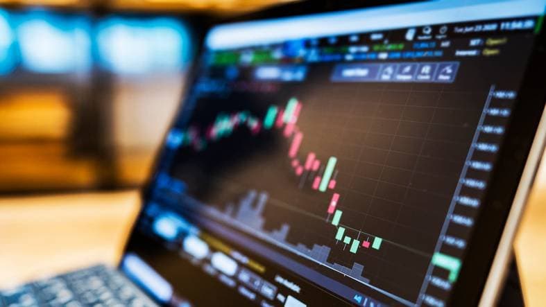 Small caps superam Ibovespa após eleição e indicam volta do investidor local
