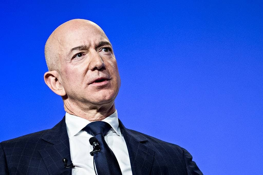 Jeff Bezos vira o 2º homem mais rico do mundo, atrás apenas de Elon Musk
