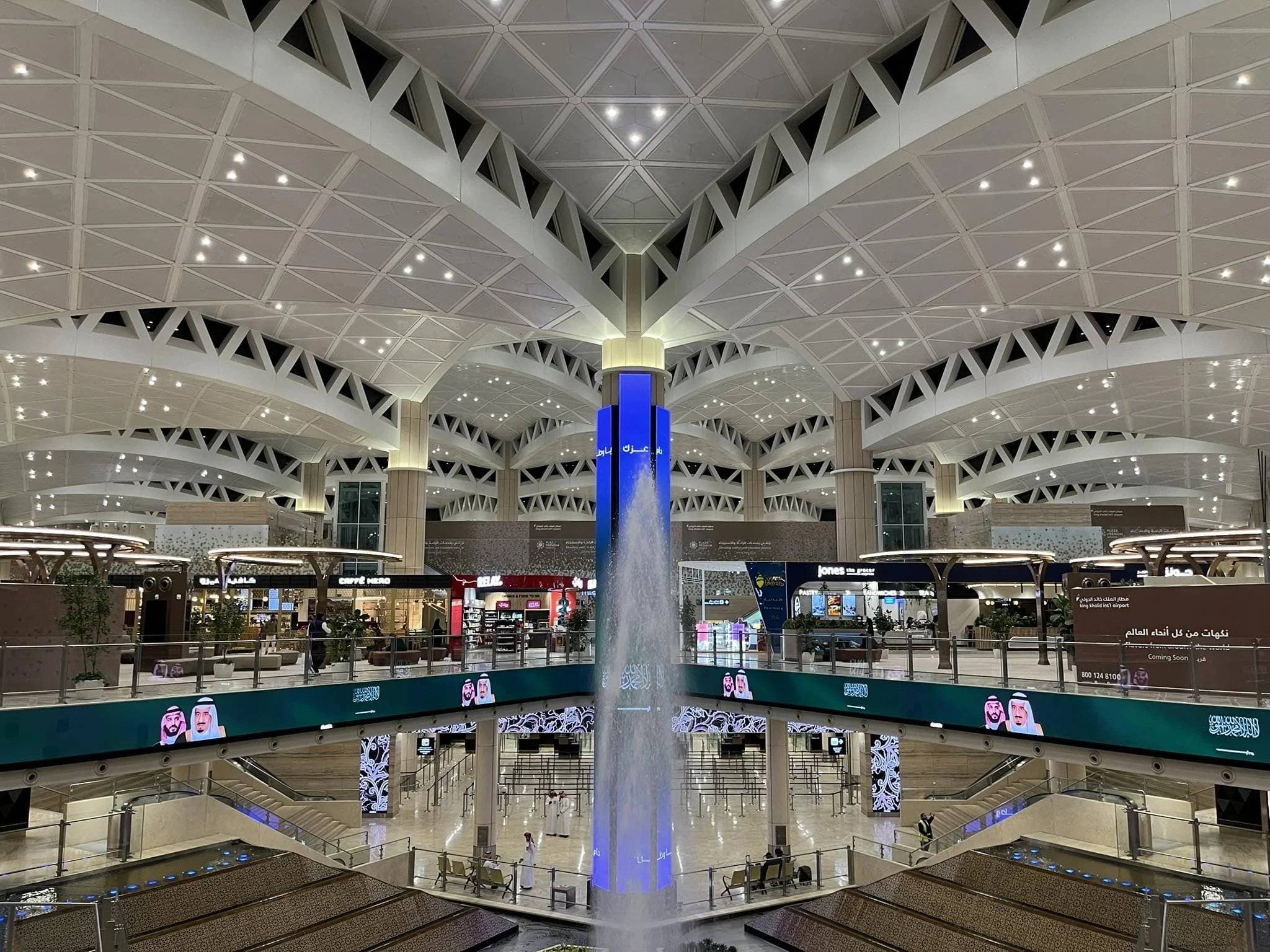 Aeroporto de Riade suspende operações após novo ataque atribuído a houthis
