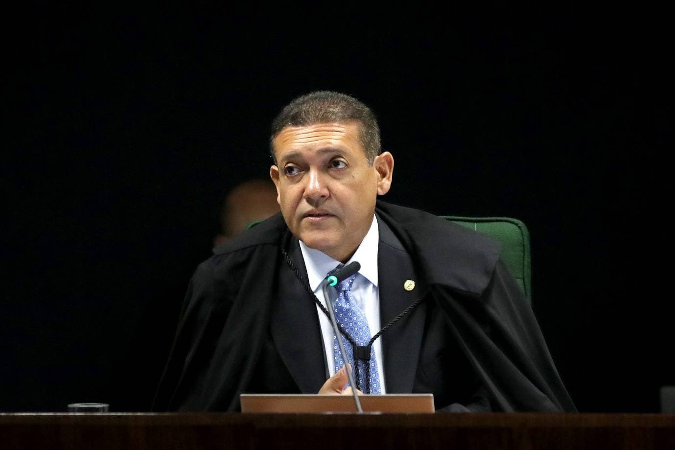 TSE manda suspender canal 'Exército do Lula' no WhatsApp a pedido de Flávio Bolsonaro