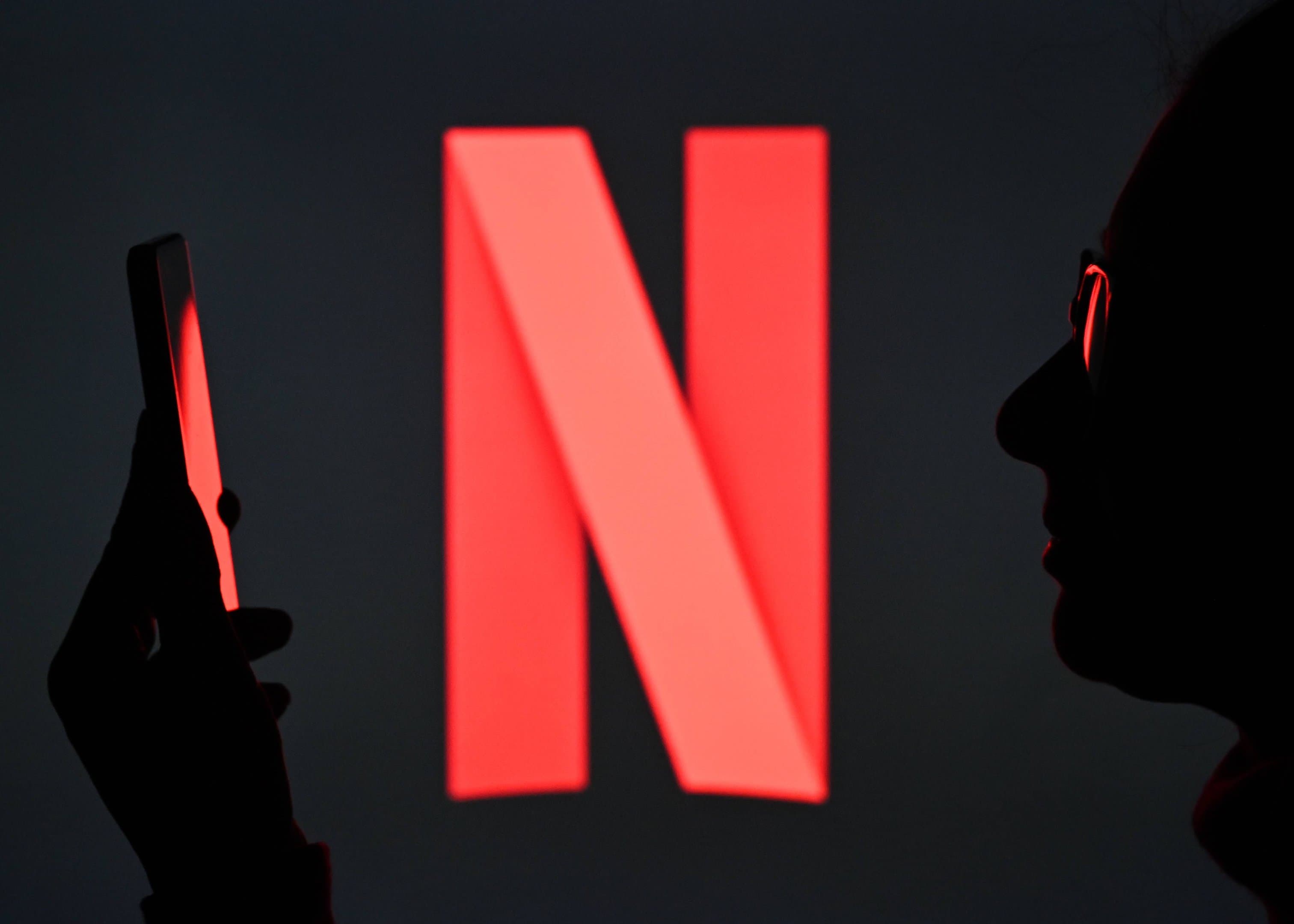 Lucro da Netflix vem acima do esperado. Por que a ação recua 5% mesmo assim?