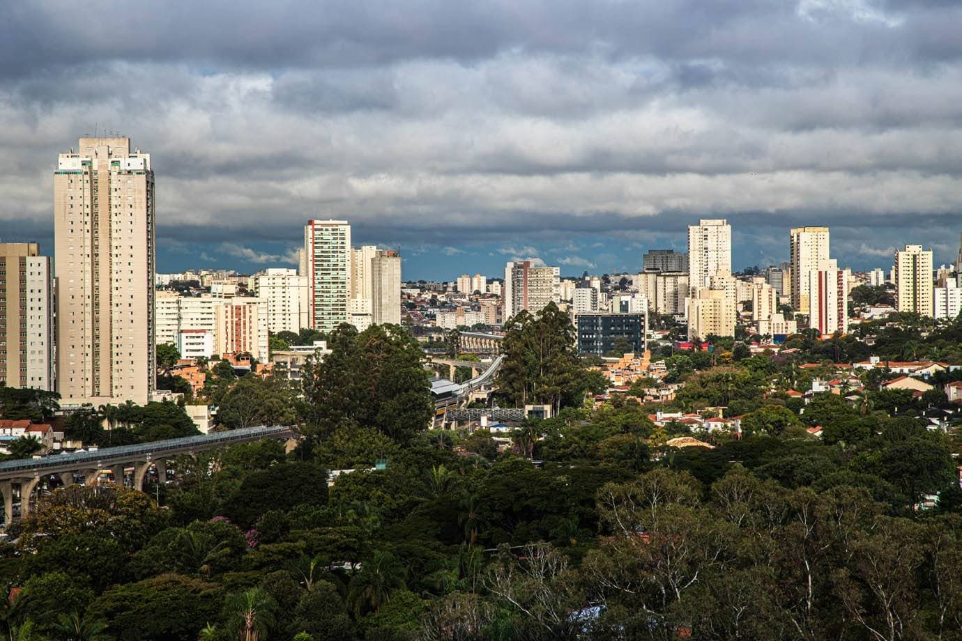 Portaria 24h vira o maior desafio dos condomínios com o fim da escala 6x1
