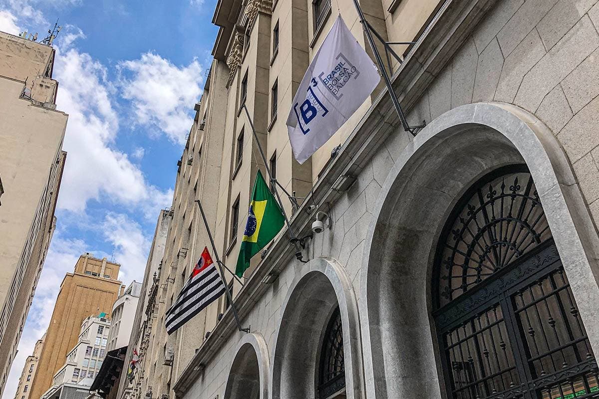 Ibovespa em dólar tem 5ª maior queda diária da história após eleição, aponta estudo
