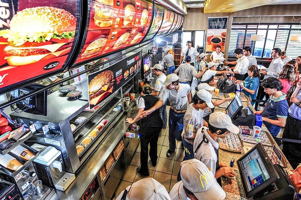 Ele ouviu de um professor que acabaria no McDonald’s. Hoje tem um negócio de seis dígitos