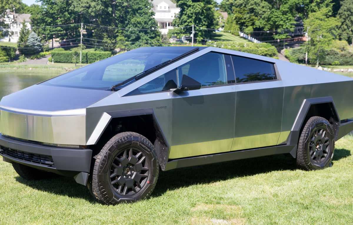 Do hype à frustração: como carro da Tesla se mostrou um fracasso