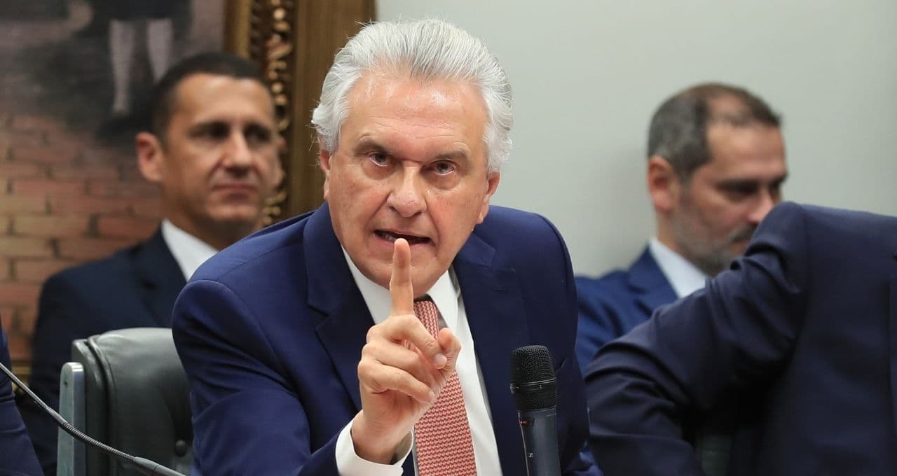 Caiado afirma que Flávio Bolsonaro perdeu espaço para candidatura de Lula no 2º turno
