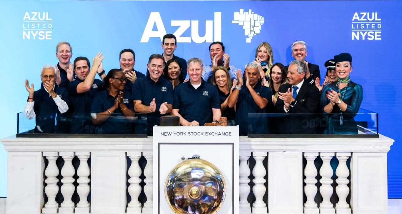 Azul (AZUL;AZUL3) estreia em alta na Bolsa de Nova York; ações também sobem na B3