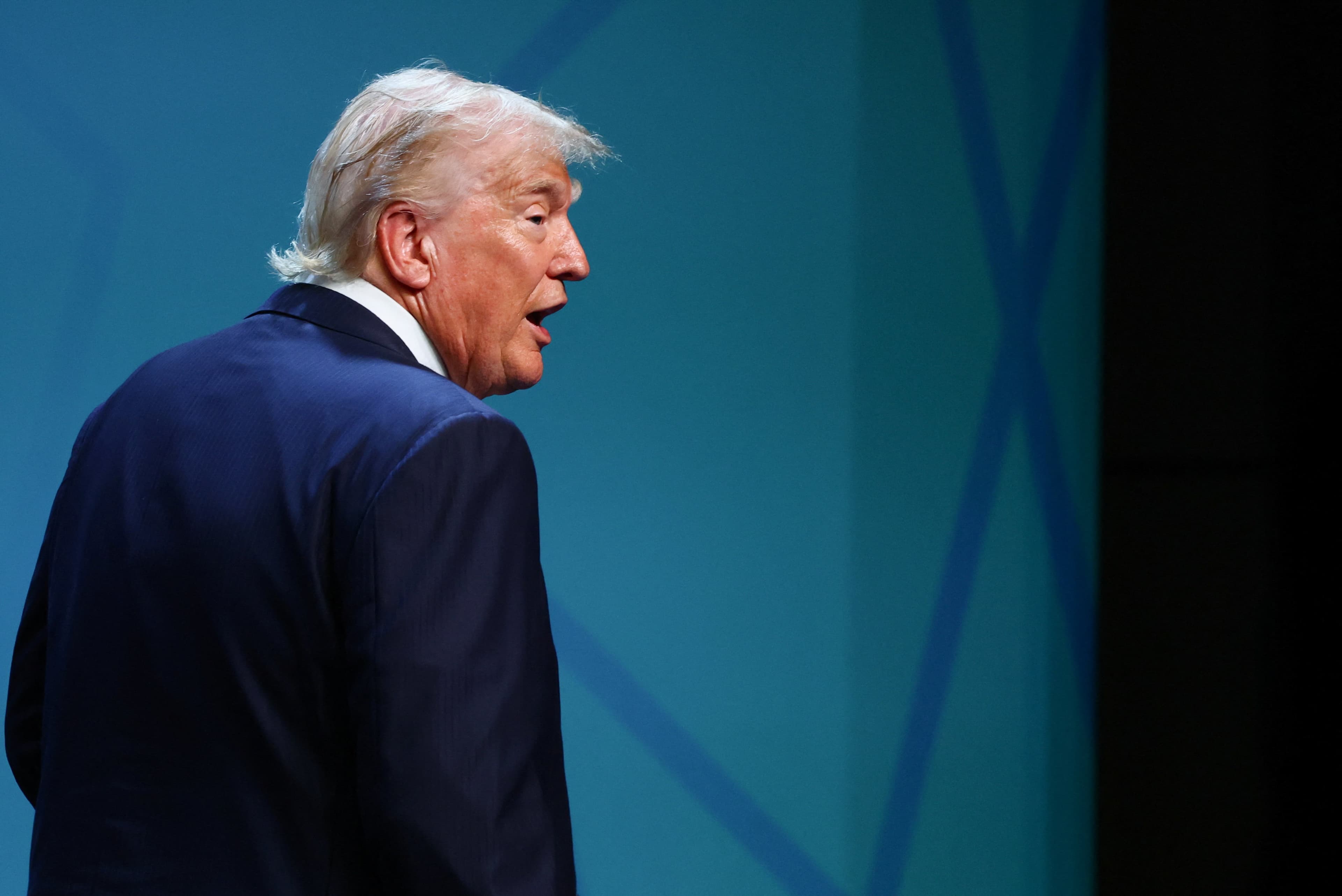 Trump diz que EUA aceitaram pedido do Irã para continuar negociações, mas que cessar-fogo acabou