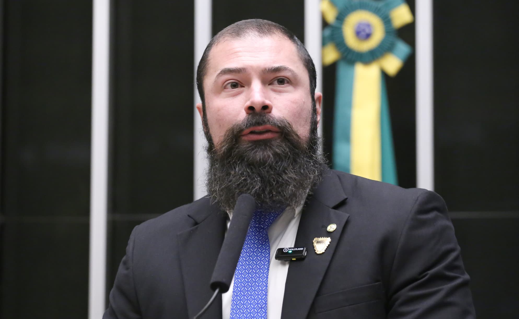 Justiça condena deputado do PL a indenizar PT por associar partido ao narcotráfico