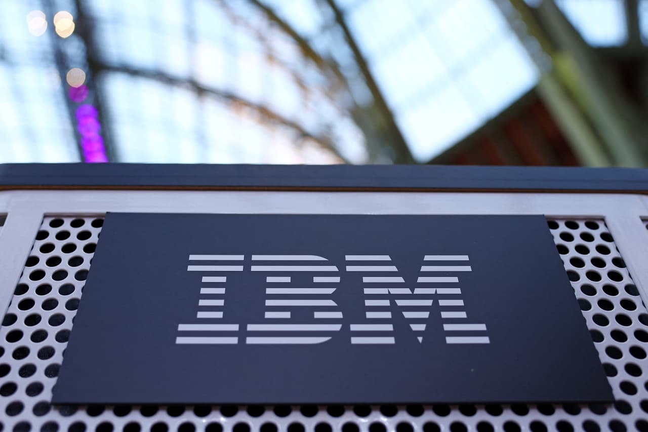 IBM (IBM) despenca mais de 20% em Nova York e tem pior dia em quase 40 anos