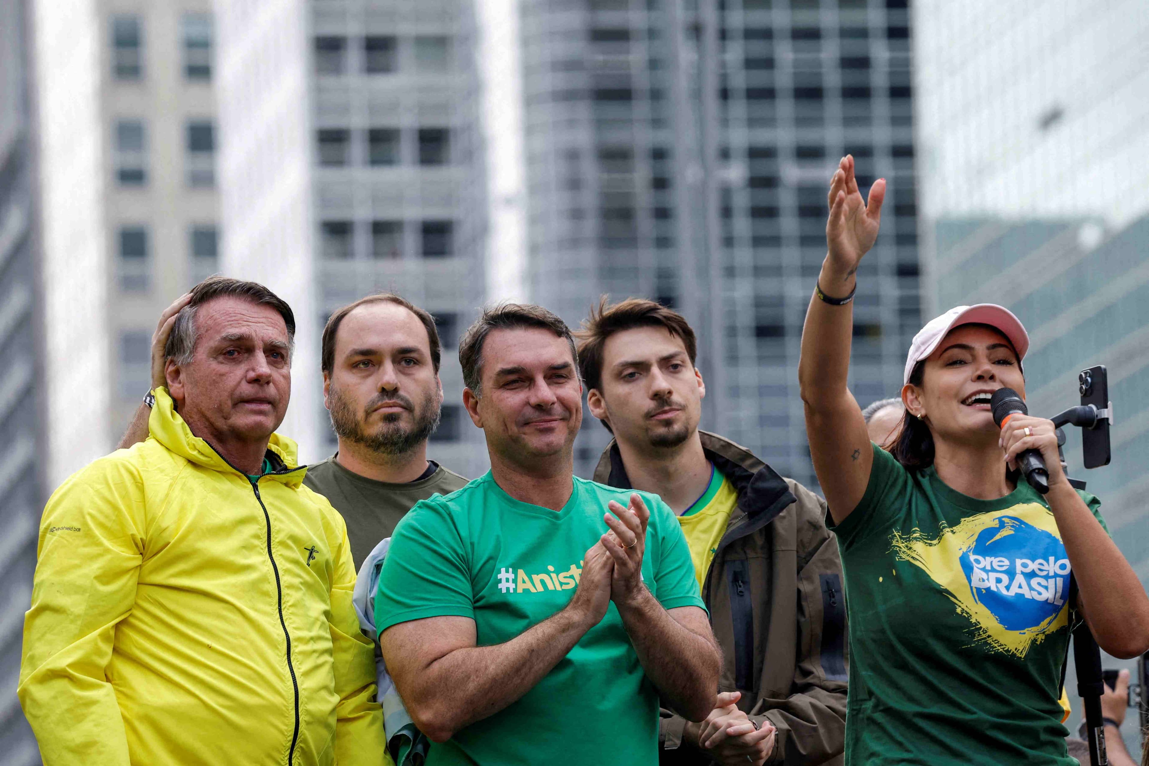Genial/Quaest: para 45%, Michelle acertou em gravar vídeo contra Flávio; 38% consideram erro