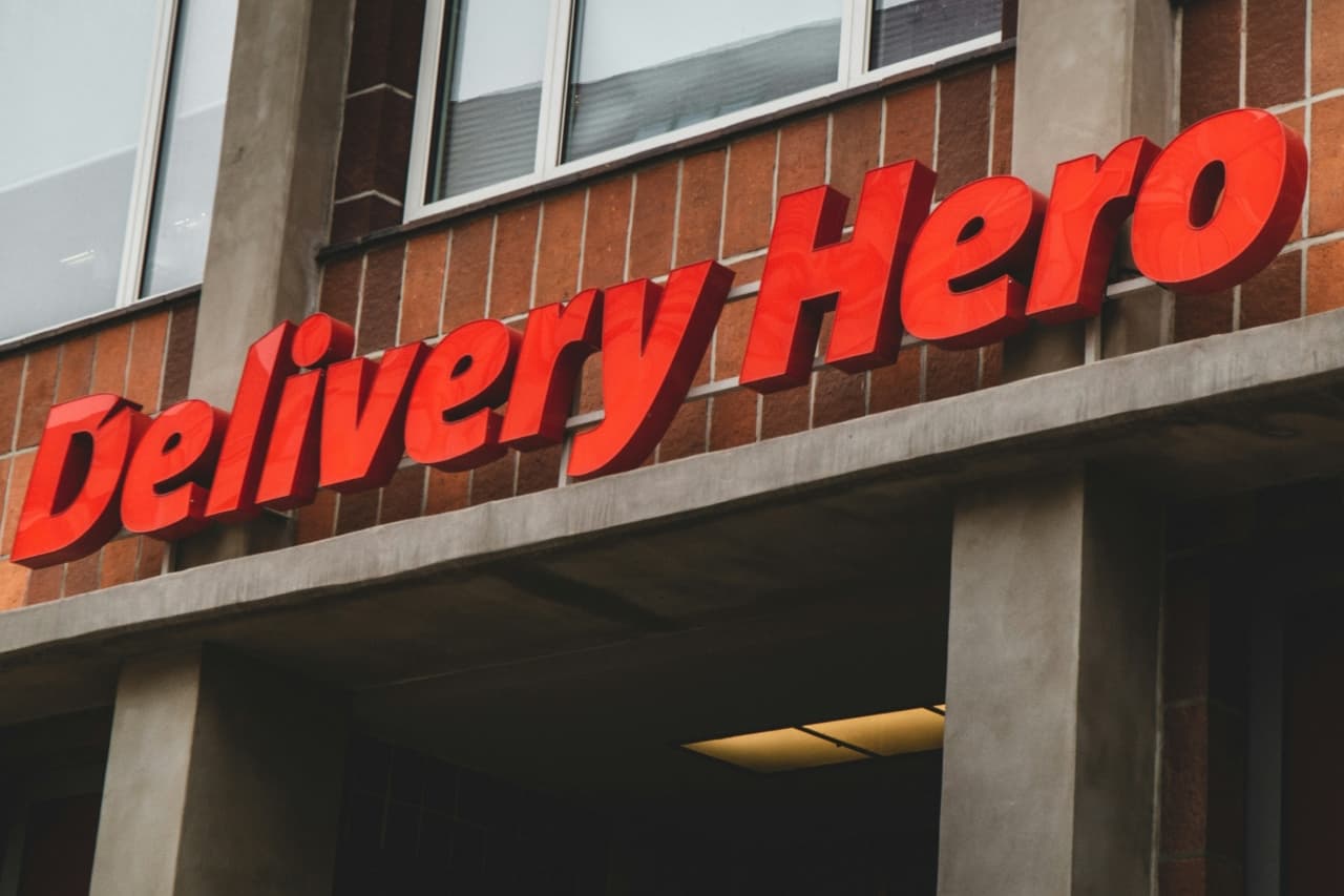Uber fecha acordo de US$15 bi com Delivery Hero para criar gigante global de entrega de comida