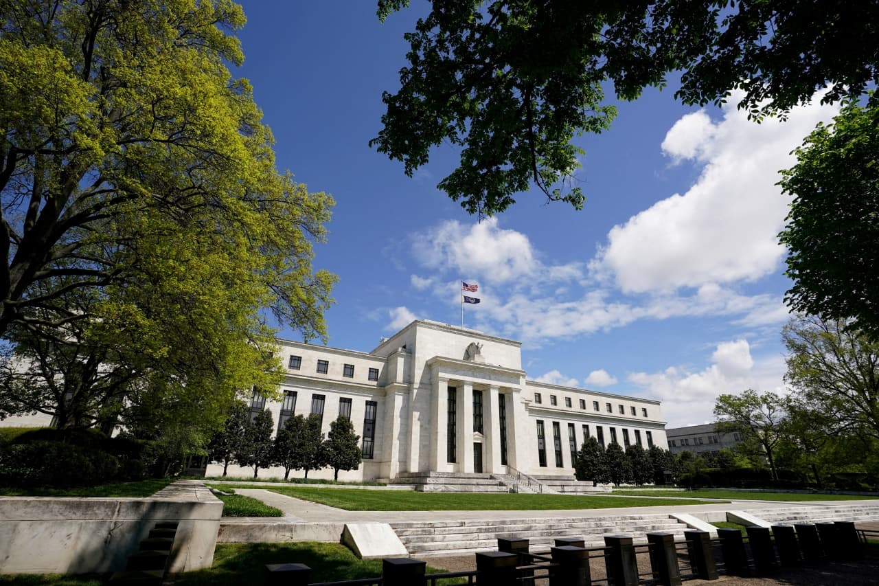 Fed mantém juros nos EUA entre 3,50% e 3,75%, mas expõe divergências sobre cortes