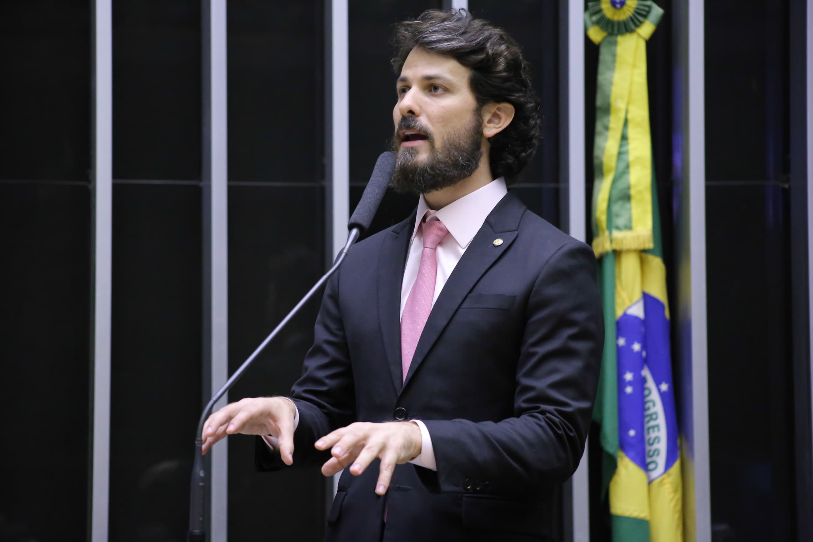 Ex-secretário rompe com grupo de Zema e articula candidatura própria ao governo de Minas