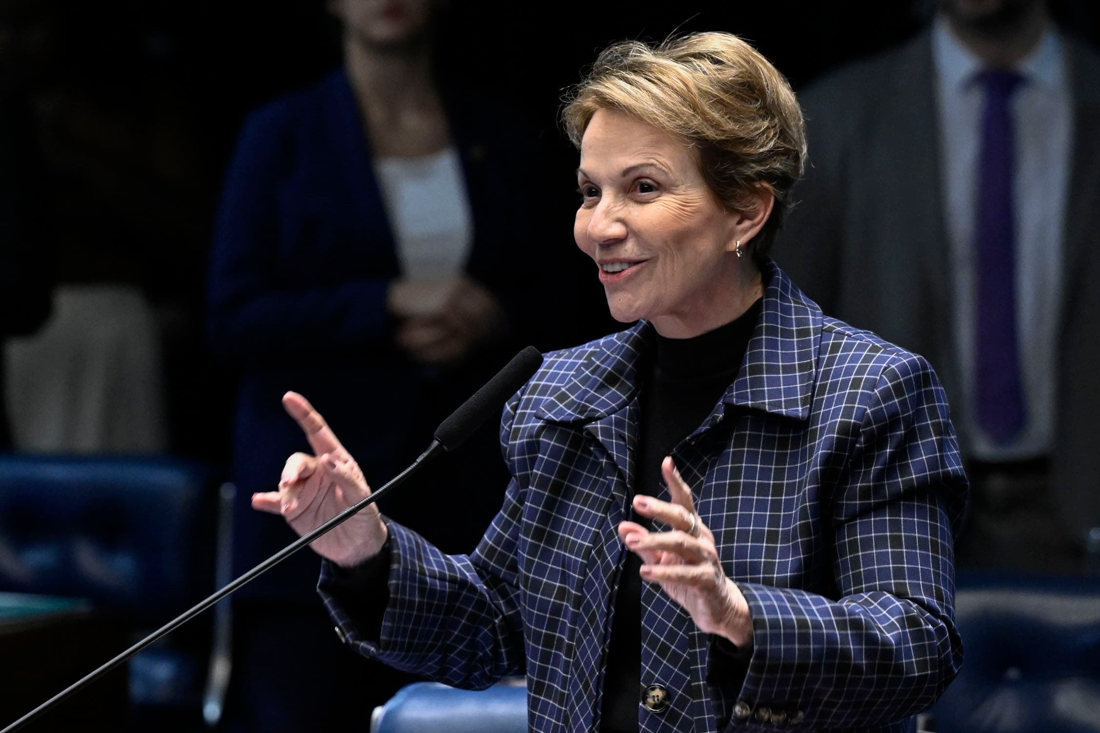 Tereza Cristina avisa a aliados que aceitou ser vice de Flávio Bolsonaro; definição depende do aval do PP