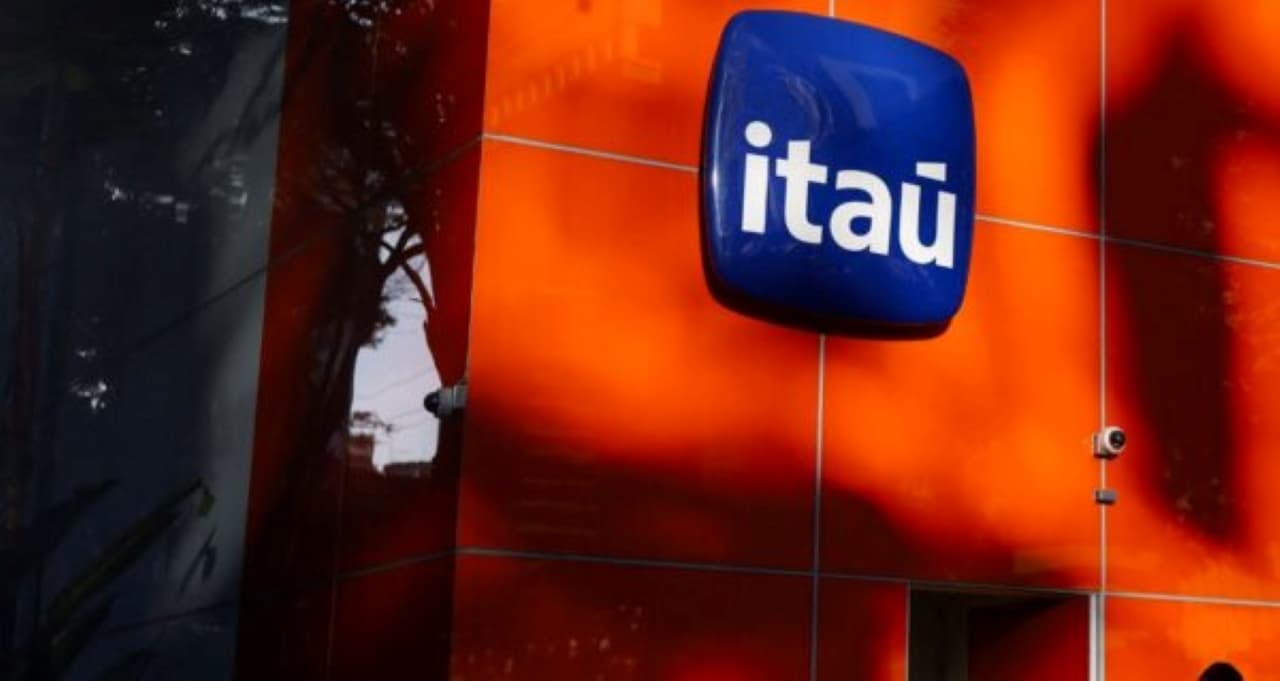 Itaú Unibanco (ITUB4) conclui transferência da operação de varejo do Itaú Colômbia; veja