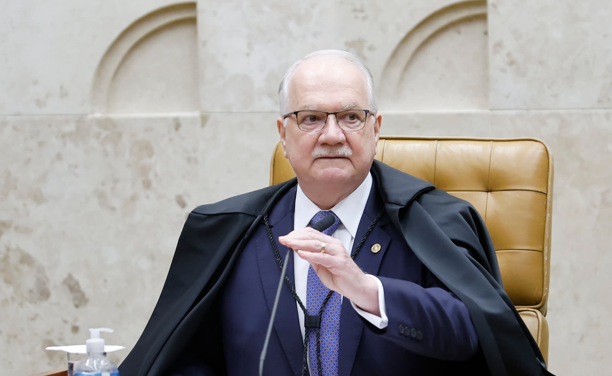 É natural que decisões do STF com repercussão social sejam debatidas e contestadas, diz Fachin
