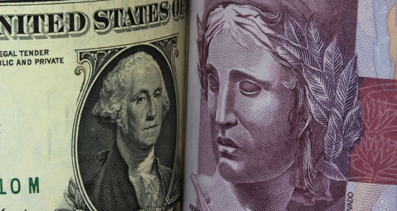 Dólar sobe a R$ 5,13 à espera do Copom