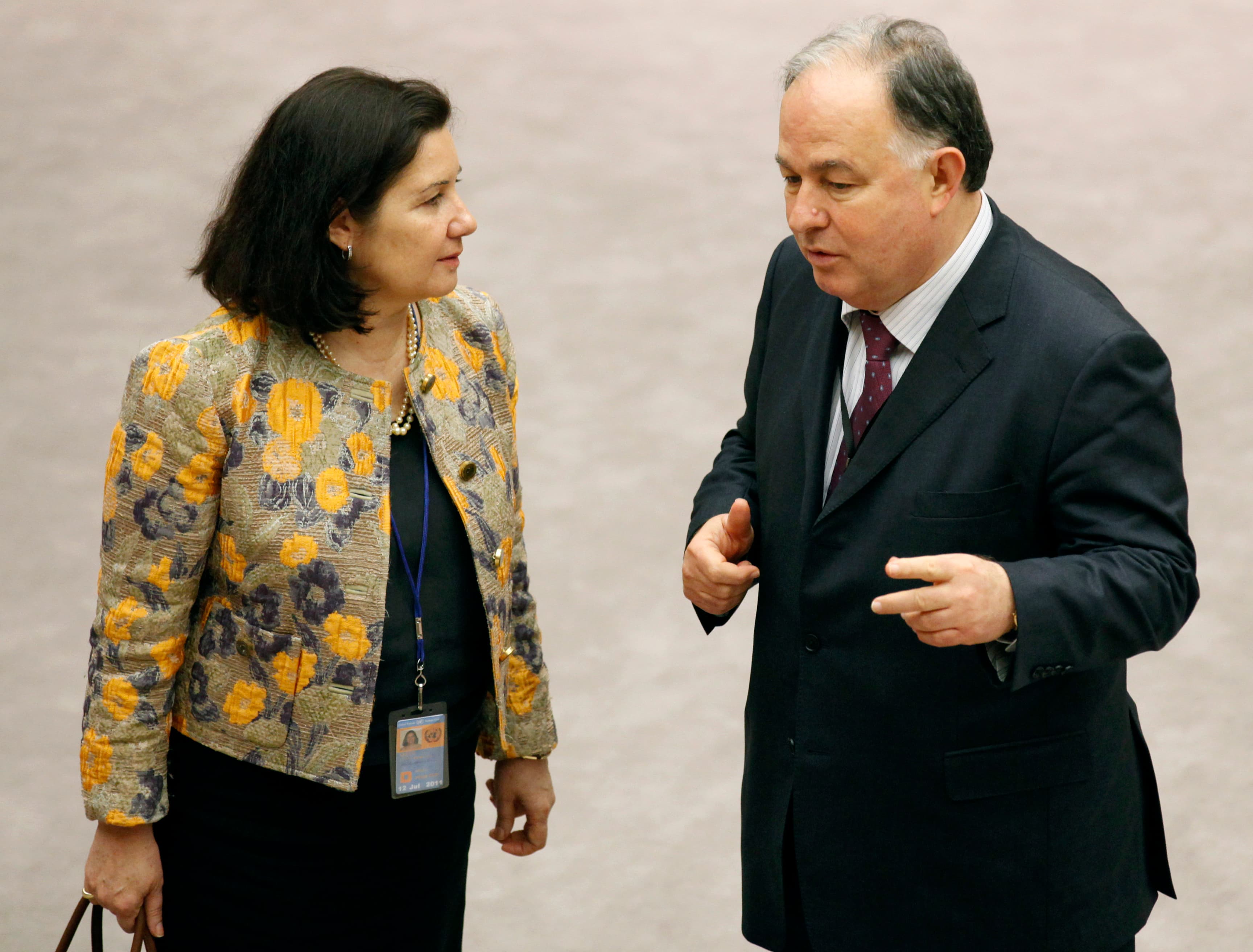 EUA revogam visto da embaixadora brasileira em meio à disputa diplomática