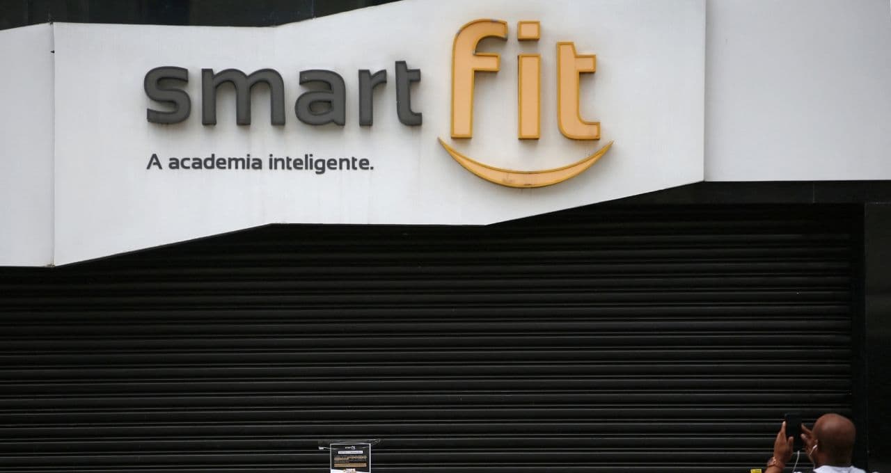 SmartFit (SMFT3) recua mais de 8% com ‘decepção’ com lucro; hora de vender as ações?