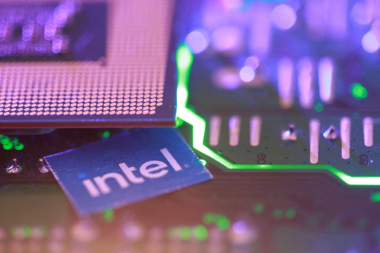 Intel amplia oferta de ações ordinárias para US$ 20 bilhões